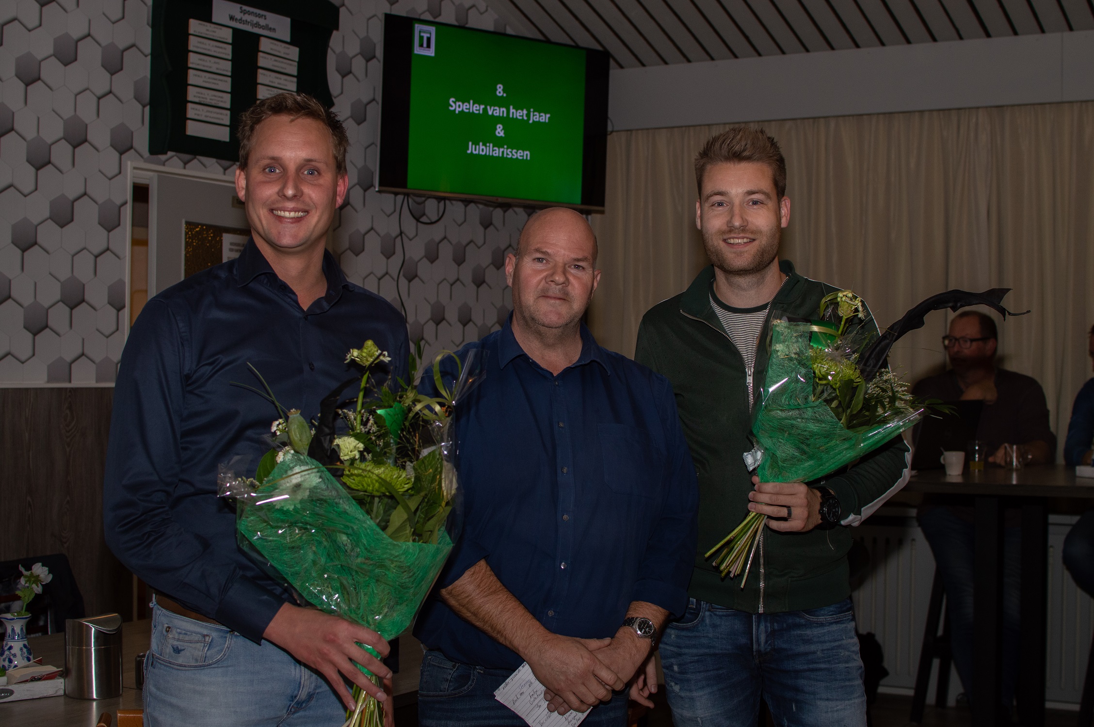 Foto's jaarvergadering op site