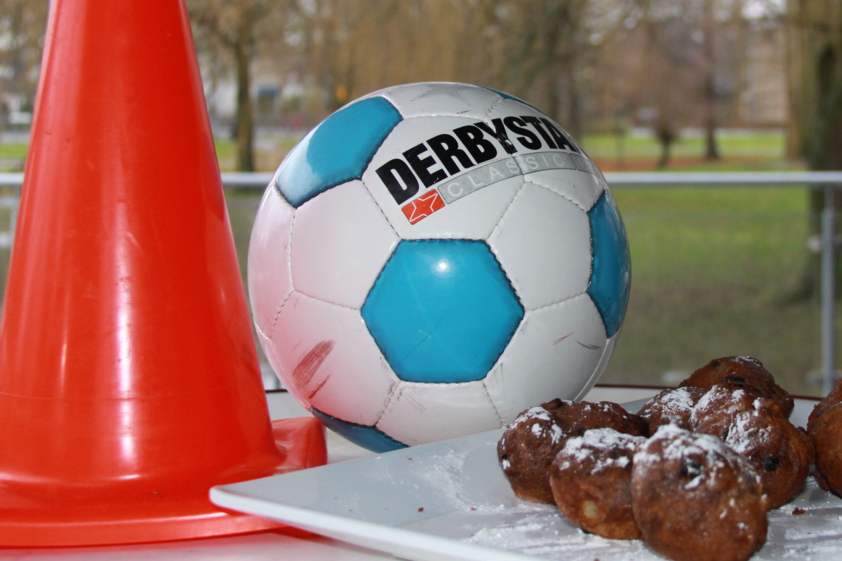 Oliebollentoernooi jeugd verplaatst naar veld