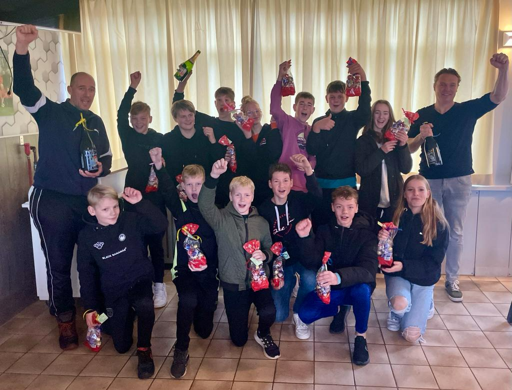 Hollandia T JO14-1JM ongeslagen kampioen geworden!