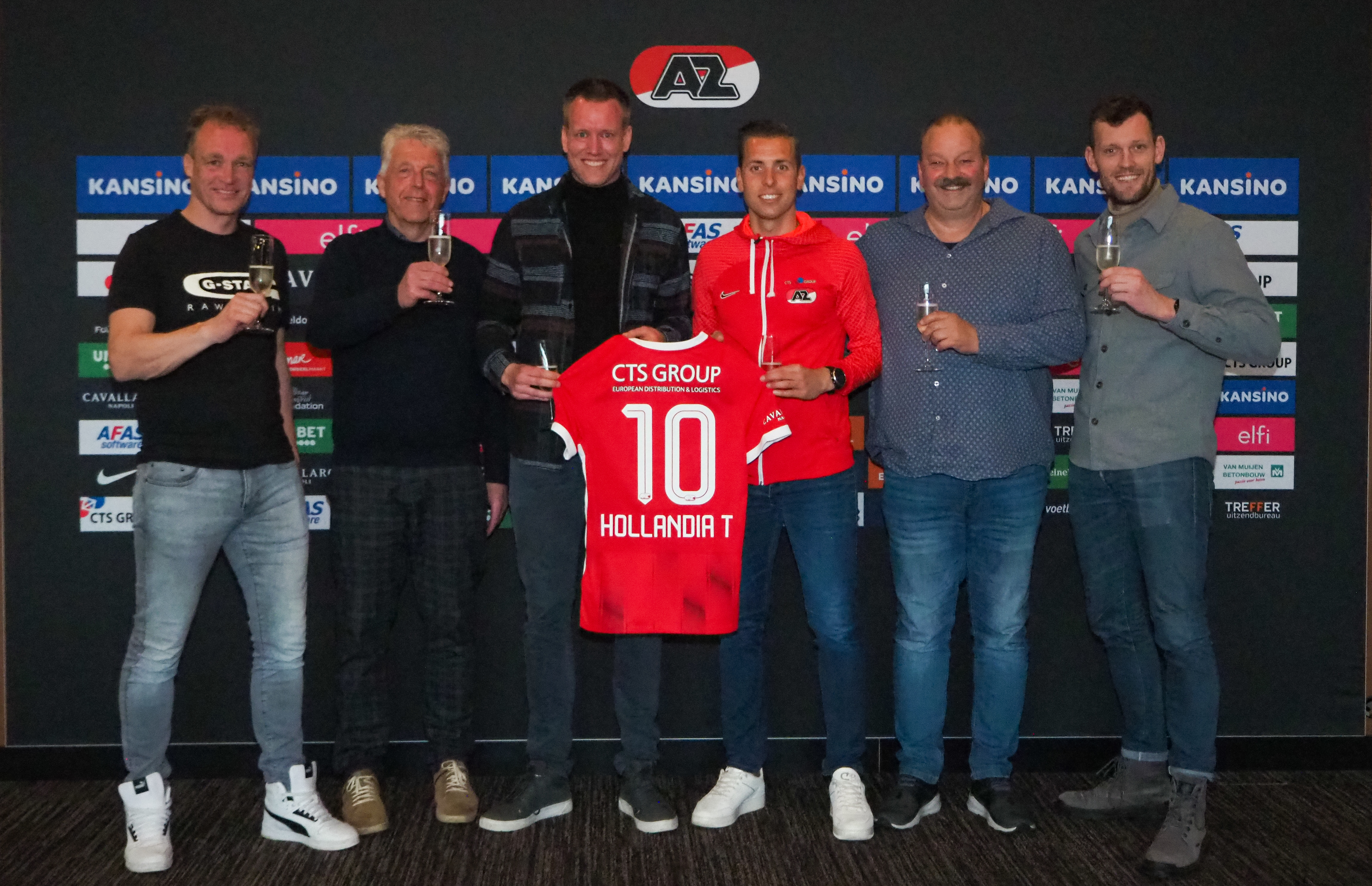 AZ Voetbalschool met Hollandia T partnerclub rijker