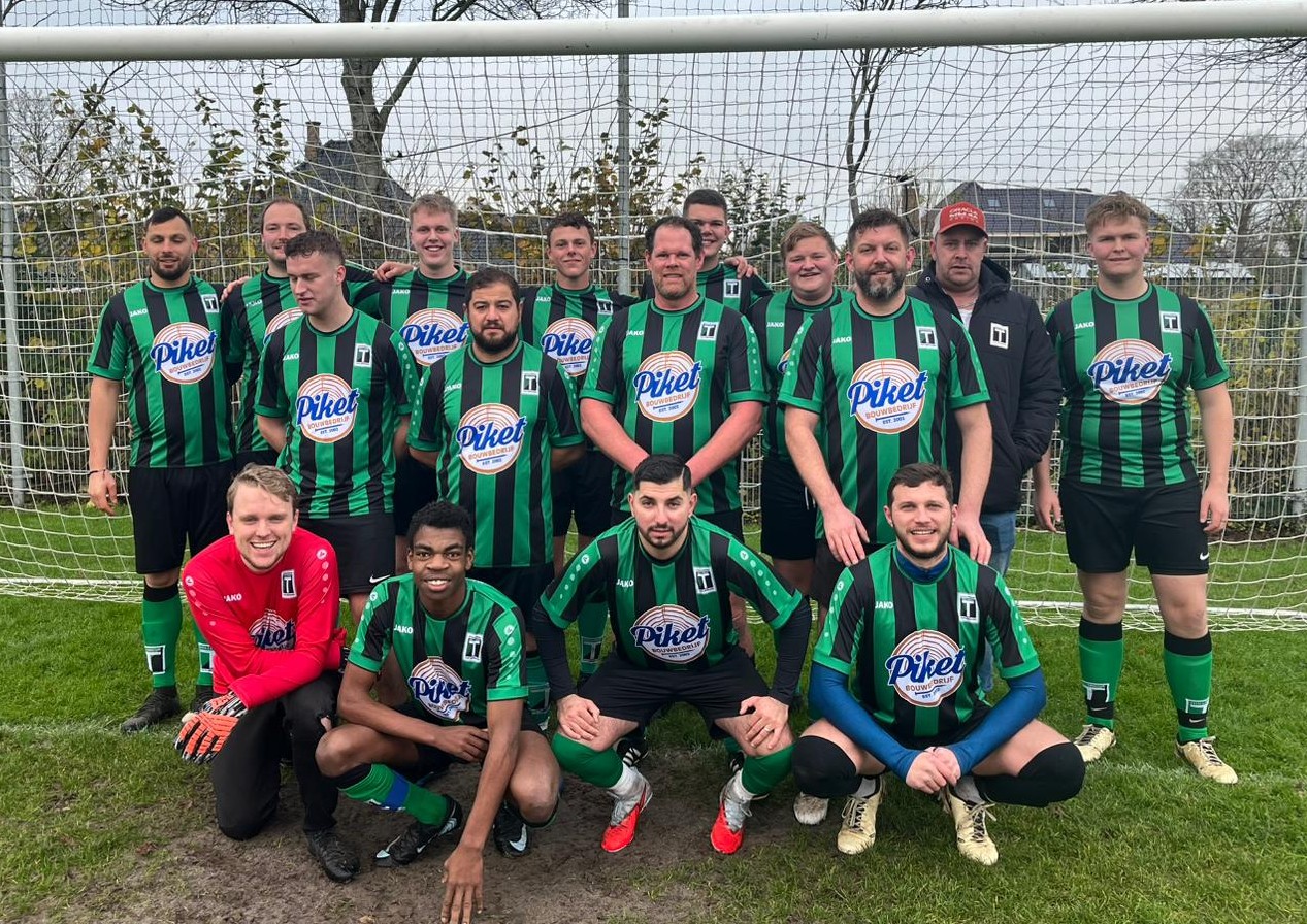 Hollandia T 4 in prachtig nieuw tenue gestoken dankzij geweldige sponsors